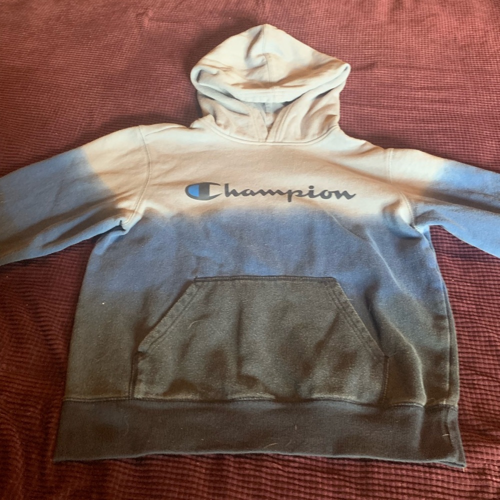👚2/$13 +EXTRA FREE SHIRTS! Champion Hoodie, Blue & Gray Ombré, Sz Youth Large